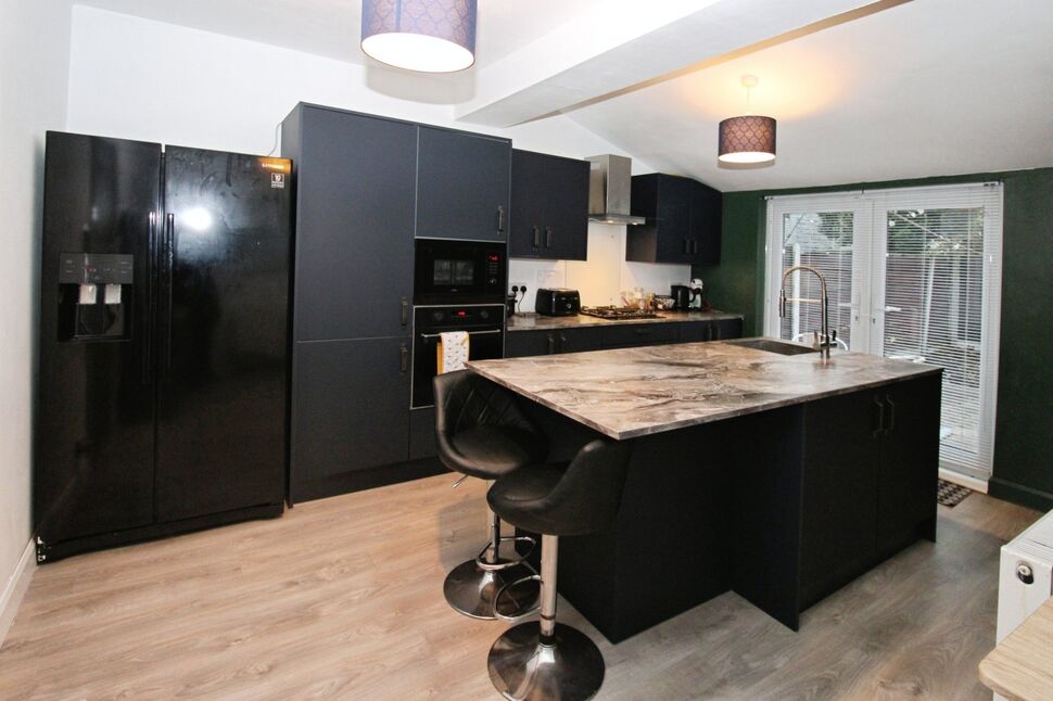 Kitchen / Breakfast Area