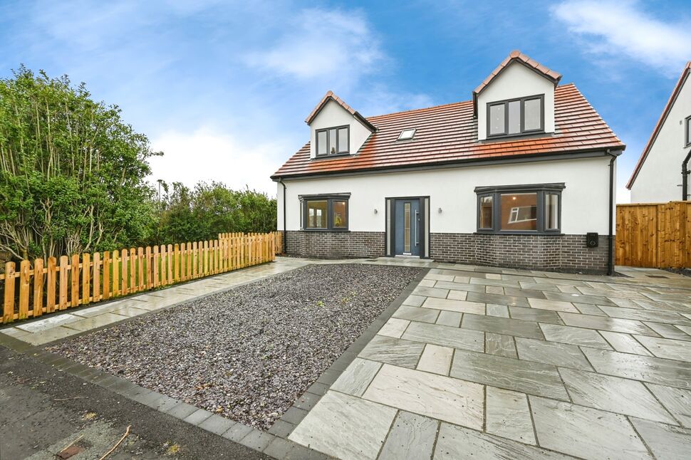 Main image of 4 bedroom Detached House for sale, Moss Bank Road, WA11