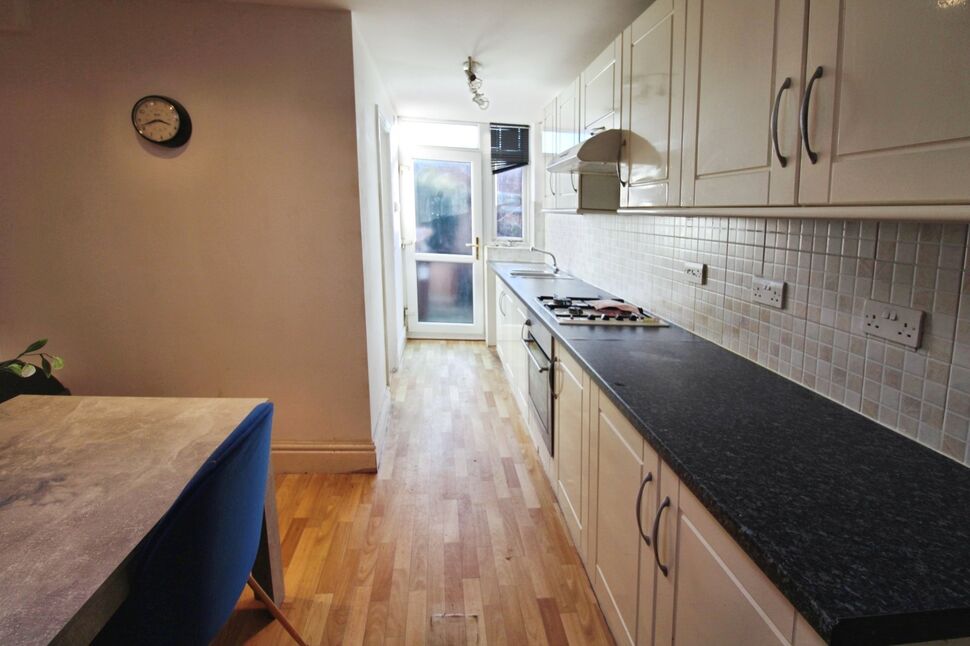 Kitchen / Breakfast Area