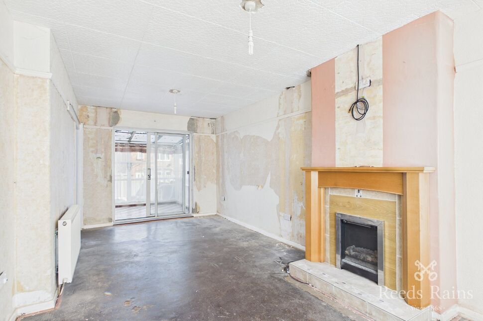 Lounge / Dining Area