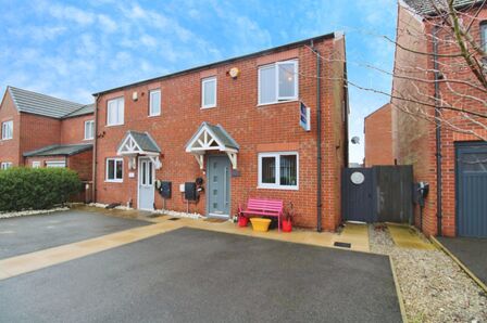Wellens Walk, 3 bedroom Semi Detached House for sale, &pound;230,000