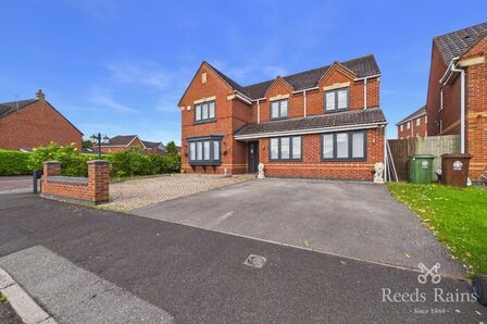 Heigham Gardens, 5 bedroom Detached House to rent, &pound;2,200 pcm