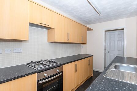 2 bedroom Mid Terrace House for sale