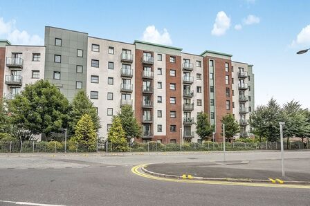 Lower Hall Street, 2 bedroom Flat for sale, &pound;50,000