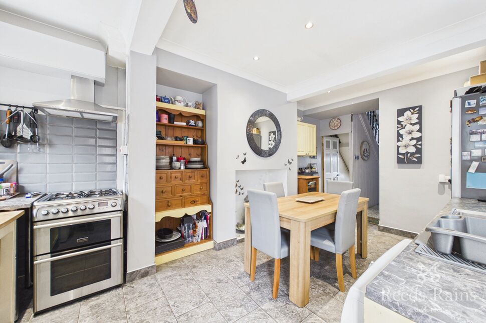 Kitchen / Breakfast Area