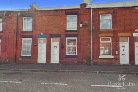 3 bedroom Mid Terrace House for sale