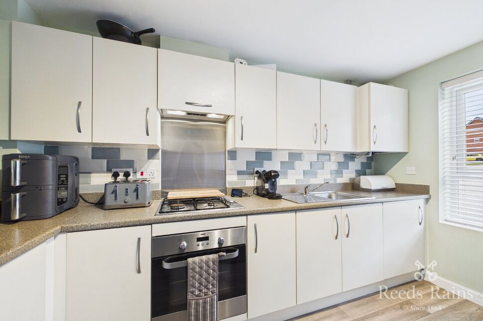 Kitchen / Breakfast Area