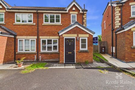 Polinda Gardens, 3 bedroom Semi Detached House to rent, &pound;950 pcm