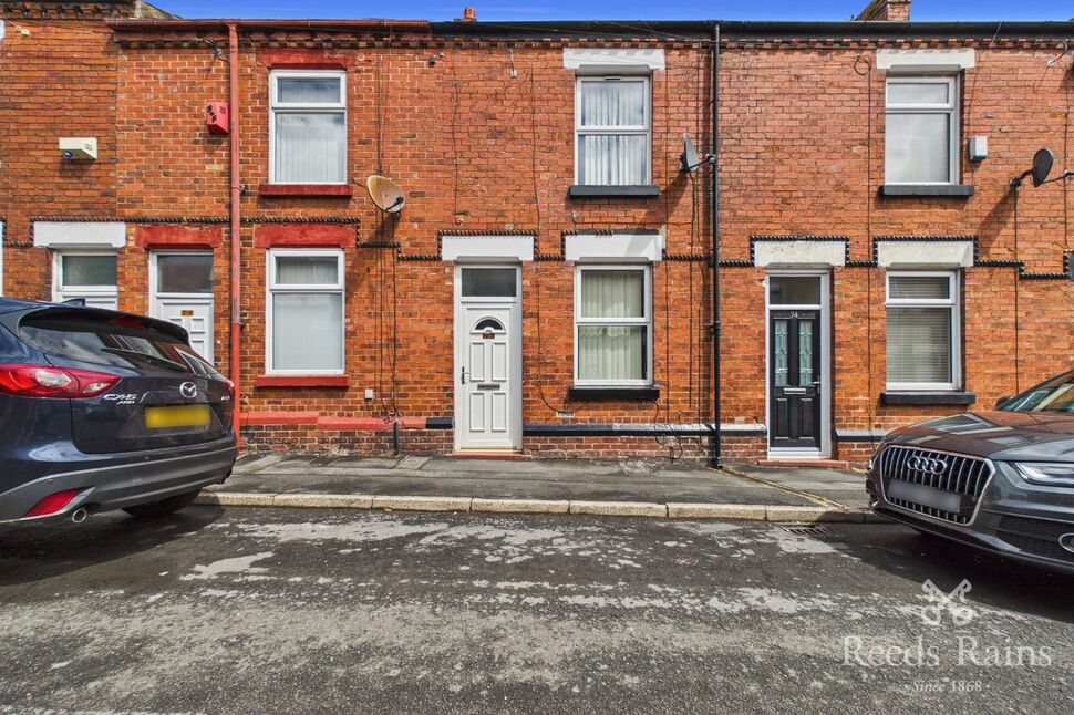 2 bedroom Mid Terrace House for sale