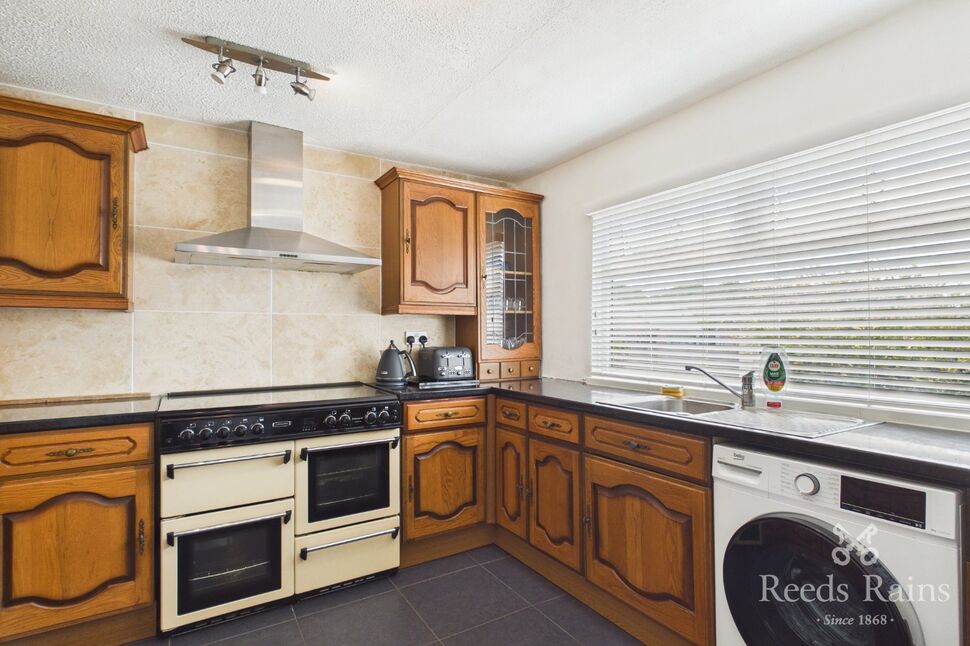 Kitchen / Breakfast Area