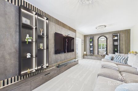 Collins Green Drive, 4 bedroom Detached House for sale, &pound;450,000