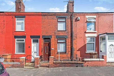 2 bedroom Mid Terrace House to rent