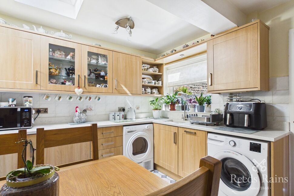 Kitchen / Breakfast Area