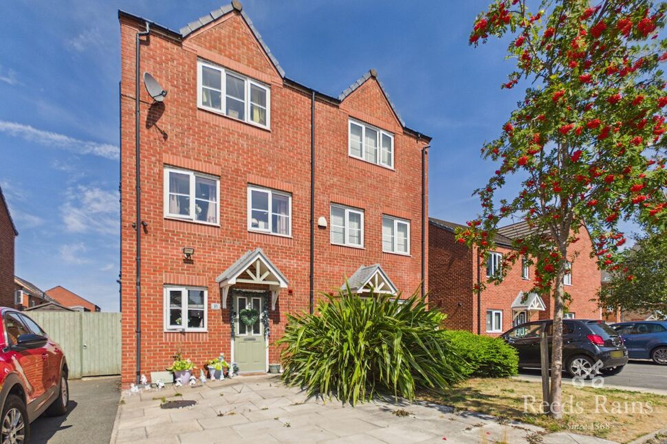 Main image of 4 bedroom Semi Detached House for sale, Newlove Avenue, St. Helens, Merseyside, WA10