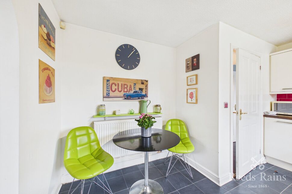 Kitchen / Breakfast Area