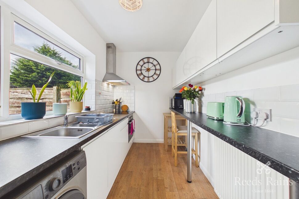 Kitchen / Breakfast Area