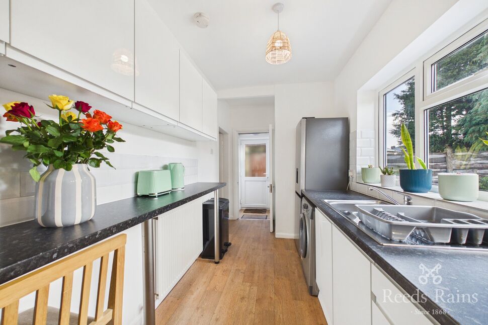 Kitchen / Breakfast Area
