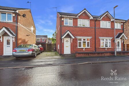3 bedroom Semi Detached House to rent