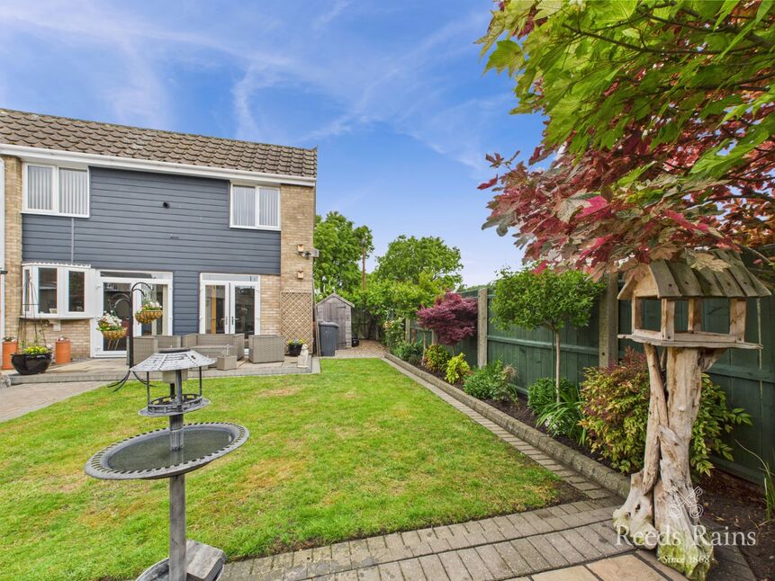 2 bedroom End Terrace House for sale