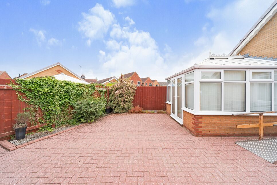 2 bedroom Detached Bungalow for sale, Hemble Way, Kingswood, HU7 £188,000