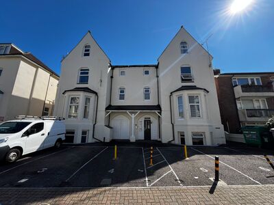 Alhambra Road, 1 bedroom Flat to rent, &pound;950 pcm
