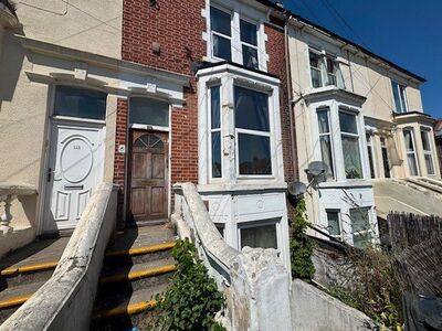 B  St. Andrews Road, 1 bedroom Flat to rent, &pound;895 pcm