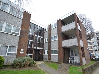 Flat 9 Oakley House Yarborough Road, 2 bedroom  Flat to rent, £1,100 pcm
