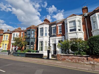Lawrence Road, 2 bedroom  Flat to rent, £1,195 pcm