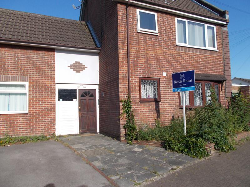 Main image of 2 bedroom Flat for sale, Milton Road, Portsmouth, PO3