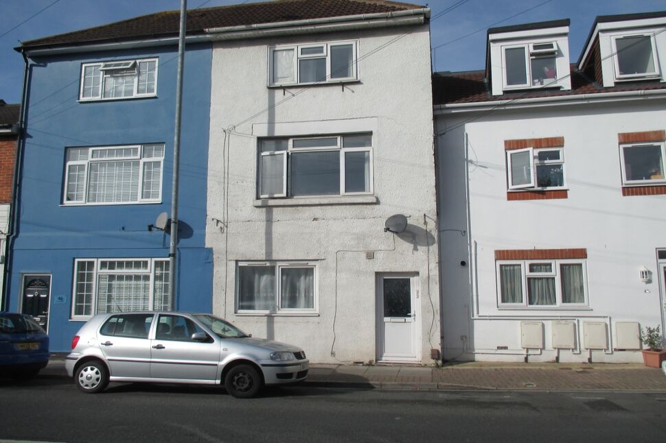 Main image of 1 bedroom Flat to rent, Cromwell Road, Southsea, Hampshire, PO4