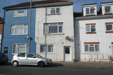 Cromwell Road, 1 bedroom  Flat to rent, £875 pcm