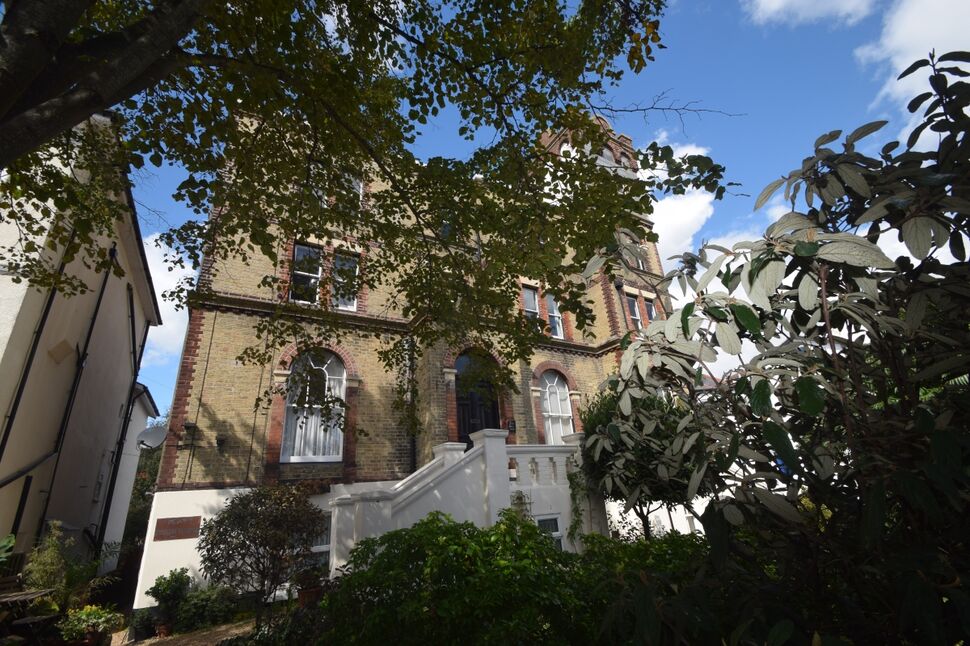 Main image of 1 bedroom Flat to rent, Waverley Road, Southsea, Hampshire, PO5
