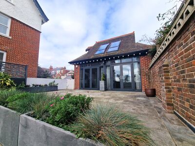 2 bedroom Detached House to rent