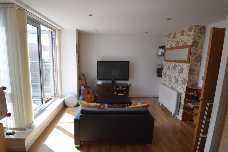 Sunny Lounge