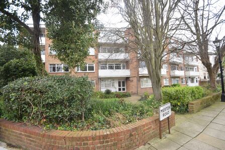 Merton Road, 2 bedroom Flat to rent, &pound;1,295 pcm