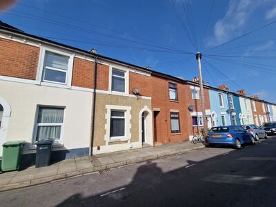 3 bedroom Mid Terrace House to rent