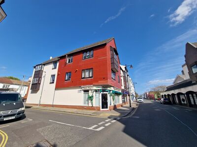 Wilton Place, 2 bedroom  Flat for sale, £169,995