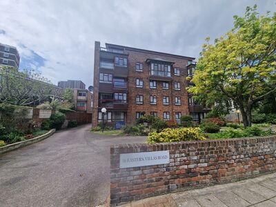 Eastern Villas Road, 1 bedroom  Flat for sale, £125,000