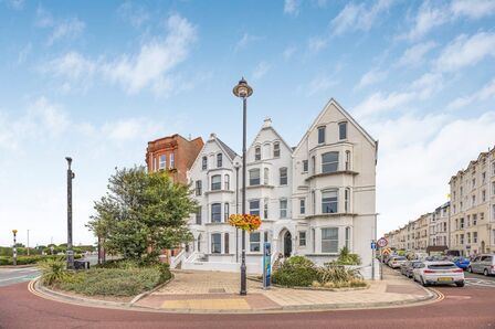 Osborne Road, 2 bedroom  Flat for sale, £292,500