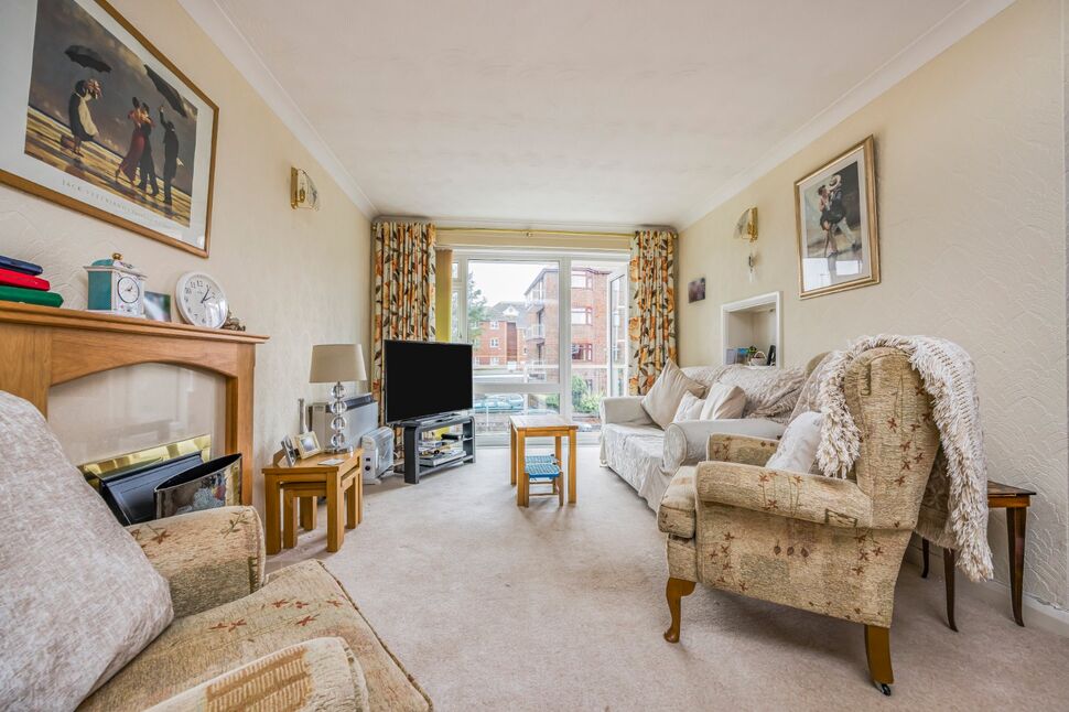 2 bedroom Flat for sale, Eastern Parade, Southsea, PO4 £254,750