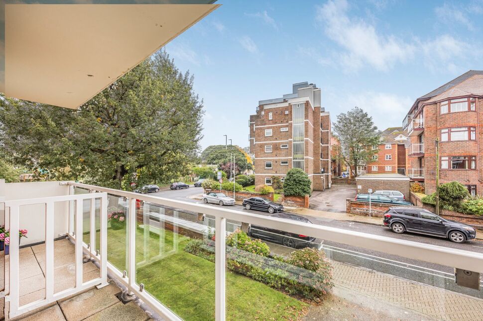 2 bedroom Flat for sale, Eastern Parade, Southsea, PO4 £254,750