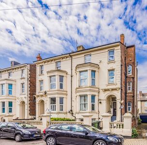 Ashburton Road, 1 bedroom Flat for sale, &pound;140,000