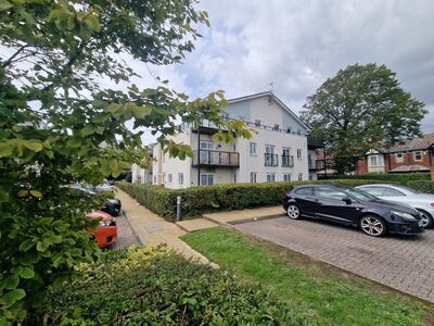 Gisors Road, 2 bedroom  Flat to rent, £1,300 pcm