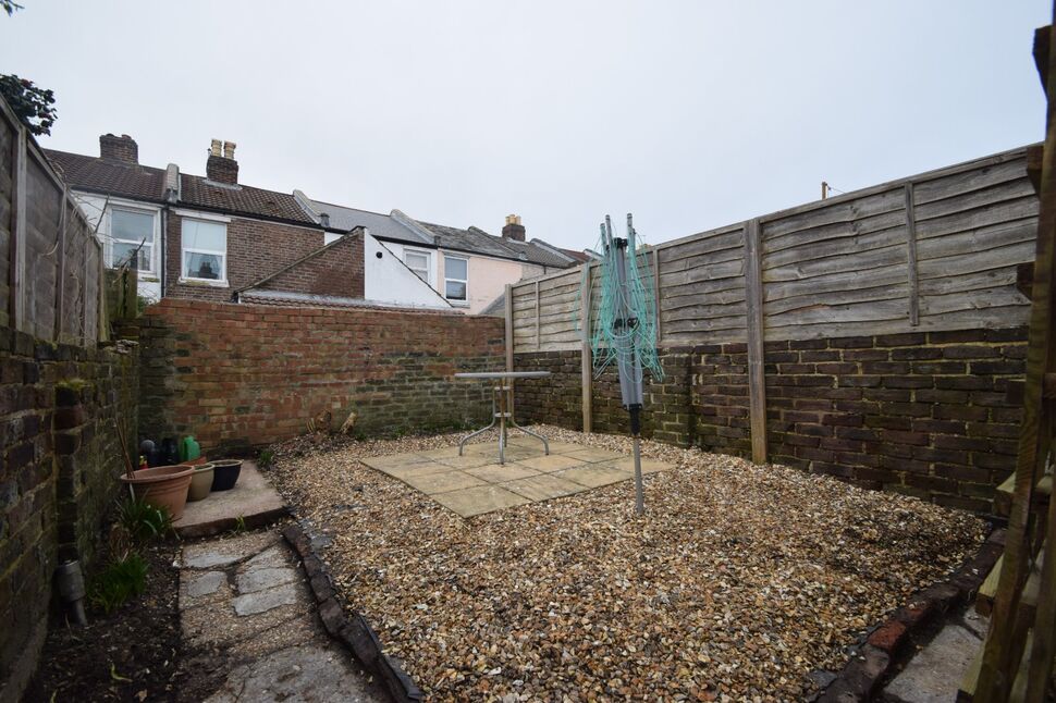 2 bedroom Mid Terrace House for sale, Sutherland Road, Southsea, PO4 £240,000
