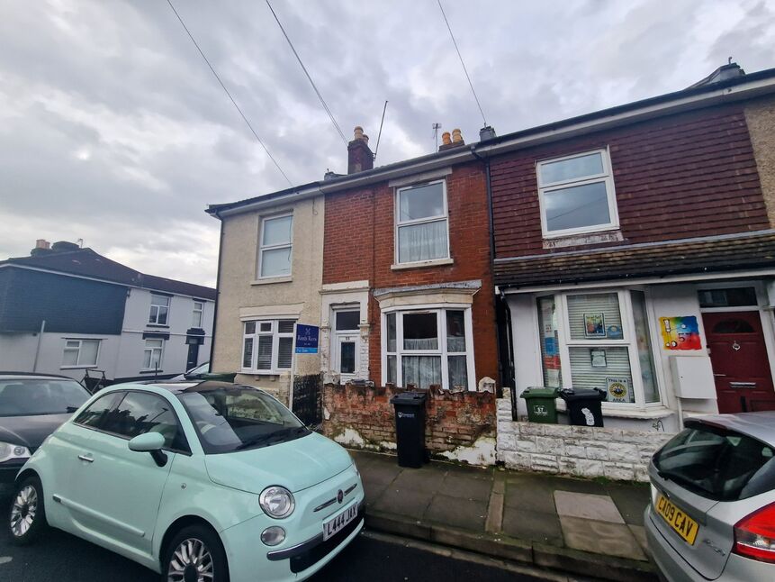 2 bedroom Mid Terrace House for sale, Talbot Road, Southsea, PO4 £200,000