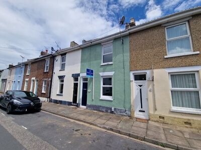 2 bedroom Mid Terrace House to rent