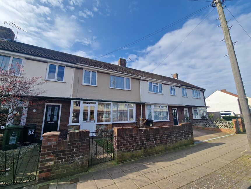 Main image of 3 bedroom Mid Terrace House for sale, Old Manor Way, Drayton, Hampshire, PO6