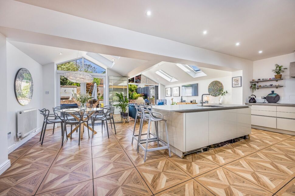 4 bedroom Semi Detached House for sale, Lower Road, Havant, PO9 £595,000