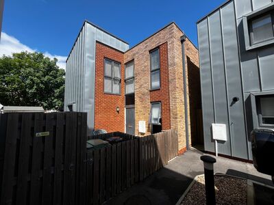Spinnaker Mews, 4 bedroom End Terrace House to rent, £1,650 pcm