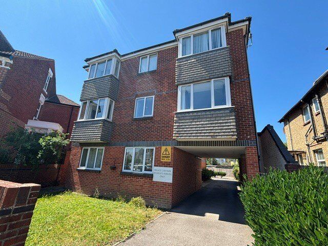 Main image of 2 bedroom Flat to rent, Parkstone Avenue, Southsea, Hampshire, PO4